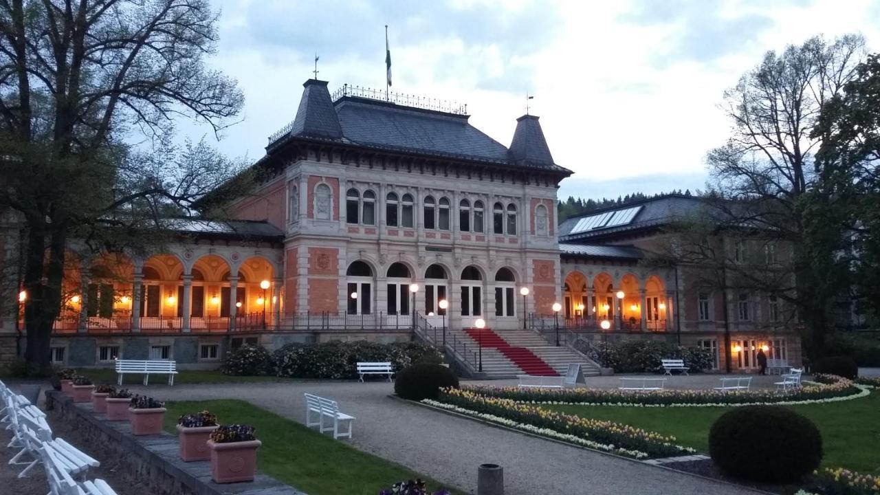 Hotel - Pension Vesta Bad Elster Exterior foto